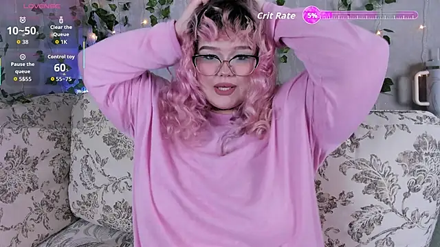 Snapshot of _CandyM1lky_ chatting on June 3, 7:44 am CandyM1lky online show from June 3, 7:44 am