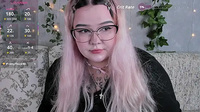 Snapshot of _CandyM1lky_ chatting on June 15, 6:15 am CandyM1lky online show from June 15, 6:15 am