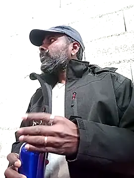 frenchblackc31 online show from December 16, 12:43 pm