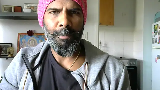 frenchblackc31 online show from May 7, 11:59 am