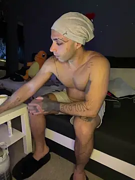 1Richrichard1 online show from June 16, 8:00 pm