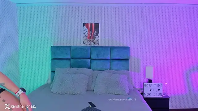 Snapshot of karoliine_jones chatting on November 24, 7:57 pm karoliine jones online show from November 24, 7:57 pm