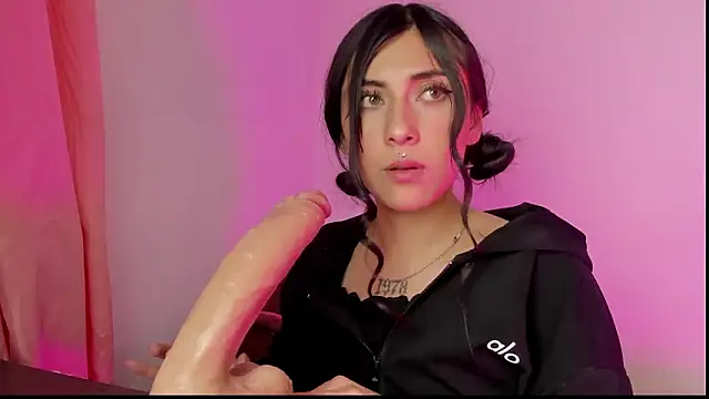 Alanaloiiss  online show from March 4, 2:28 am