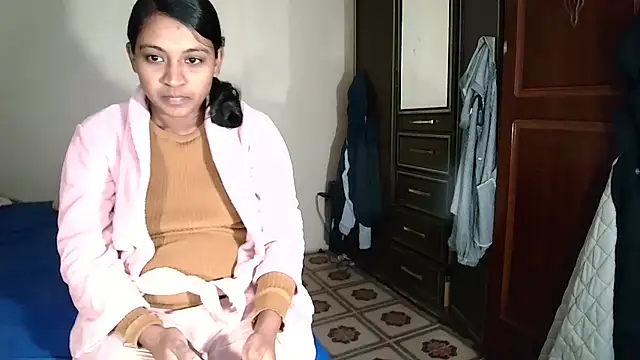 Snapshot of indiansweetflava chatting on July 15, 10:20 am indiansweetflava online show from July 15, 10:20 am