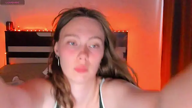 Snapshot of LolaMeddisson chatting on July 22, 1:52 am LolaMeddisson online show from July 22, 1:52 am