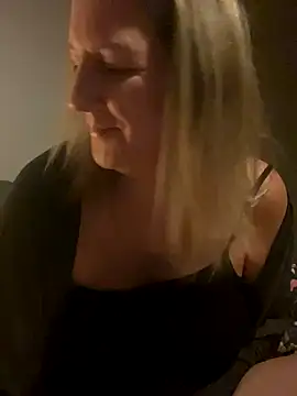 X-Victoria-X online show from October 13, 4:01 am