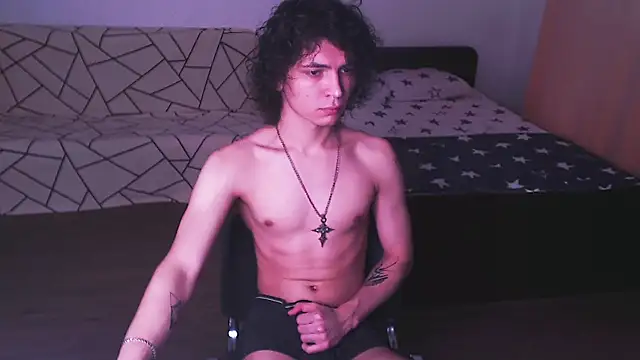 Snapshot of _Dickkie_ chatting on October 14, 10:32 pm  Dickkie  online show from October 14, 10:32 pm