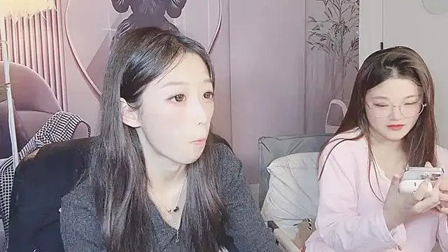 Snapshot of jiangjiang_caicai chatting on November 9, 4:00 am jiangjiang caicai online show from November 9, 4:00 am