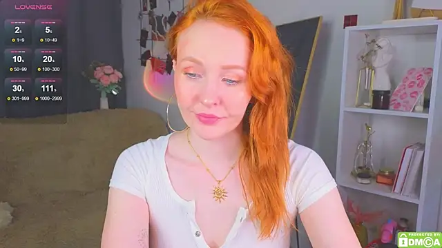 Snapshot of JoyceJones chatting on October 2, 7:10 pm JoyceJones online show from October 2, 7:10 pm