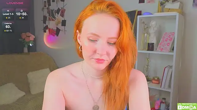 Snapshot of JoyceJones chatting on October 7, 7:11 pm JoyceJones online show from October 7, 7:11 pm