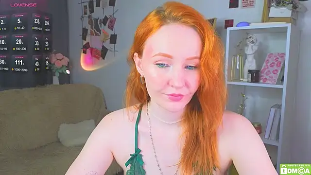 Snapshot of JoyceJones chatting on October 14, 7:36 pm JoyceJones online show from October 14, 7:36 pm