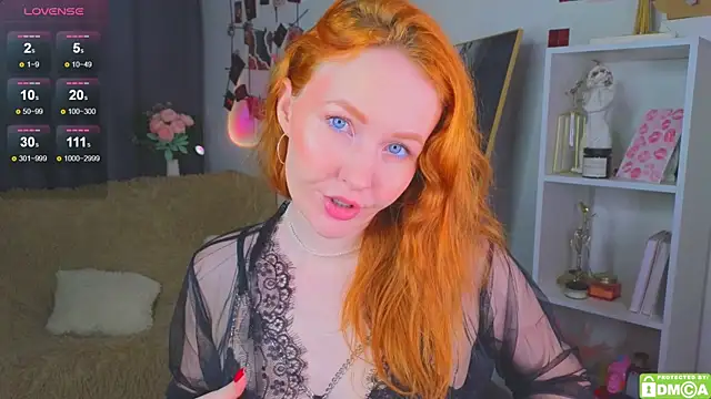 Snapshot of JoyceJones chatting on October 19, 7:58 pm JoyceJones online show from October 19, 7:58 pm