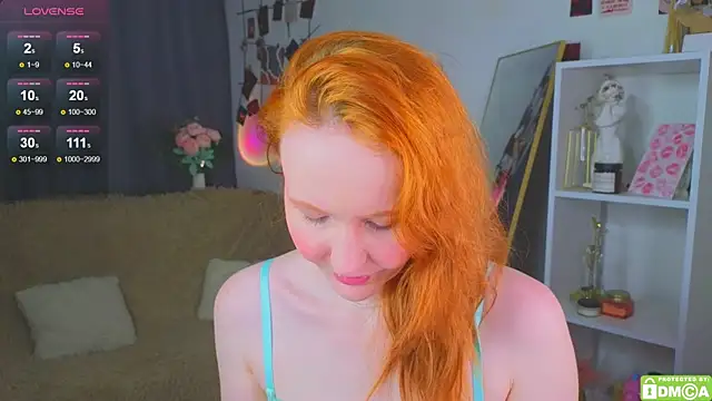 Snapshot of JoyceJones chatting on October 21, 7:14 pm JoyceJones online show from October 21, 7:14 pm