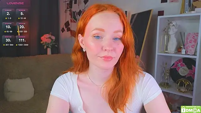 Snapshot of JoyceJones chatting on November 7, 7:03 pm JoyceJones online show from November 7, 7:03 pm