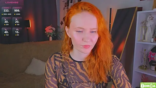 Snapshot of JoyceJones chatting on November 23, 8:19 pm JoyceJones online show from November 23, 8:19 pm