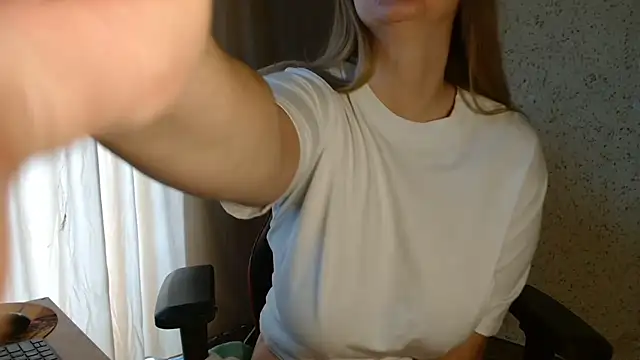 Miaxfox online show from March 12, 3:45 am