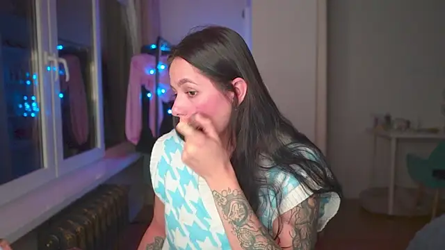 Snapshot of EwelynScott chatting on November 3, 7:15 pm EwelynScott online show from November 3, 7:15 pm