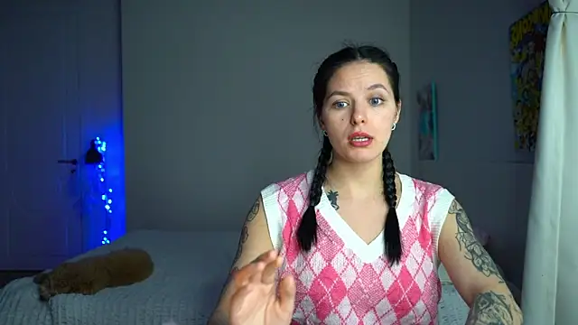 EwelynScott online show from December 14, 10:36 pm