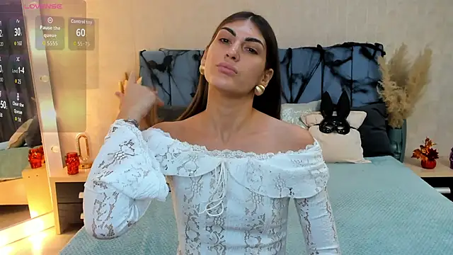 MaggieTurner online show from October 23, 2:00 am