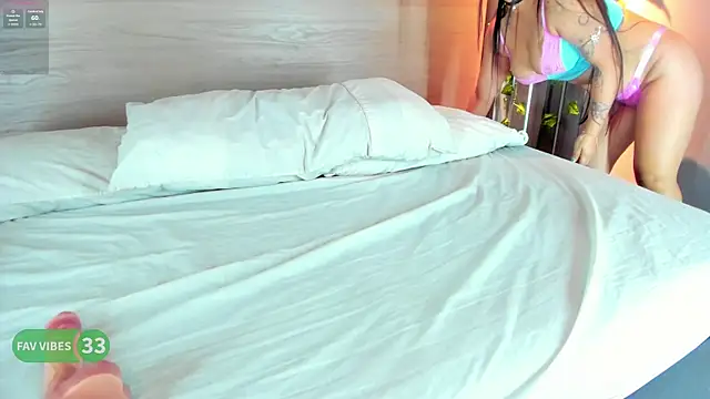 Snapshot of alexamonroe_ chatting on October 22, 9:58 pm alexamonroe online show from October 22, 9:58 pm