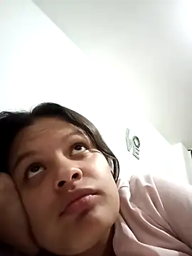 Snapshot of luluboobs9 chatting on February 2, 5:06 am luluboobs9 online show from February 2, 5:06 am