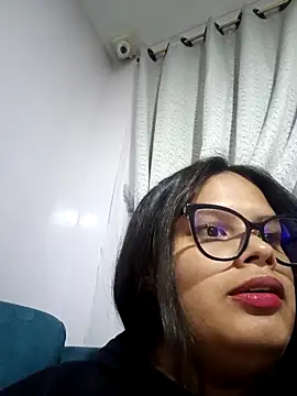 Snapshot of luluboobs9 chatting on February 5, 11:42 pm luluboobs9 online show from February 5, 11:42 pm