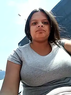 Snapshot of luluboobs9 chatting on February 10, 4:00 pm luluboobs9 online show from February 10, 4:00 pm