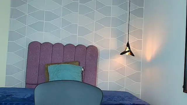 Aly Loving online show from October 27, 8:02 pm