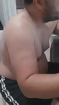 Snapshot of Urso_Nerd chatting on October 29, 4:20 pm Urso Nerd online show from October 29, 4:20 pm