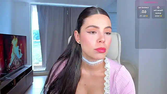 Snapshot of MeganScott chatting on November 13, 8:30 pm MeganScott online show from November 13, 8:30 pm