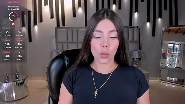 Snapshot of MeganScott chatting on June 10, 12:37 pm MeganScott online show from June 10, 12:37 pm