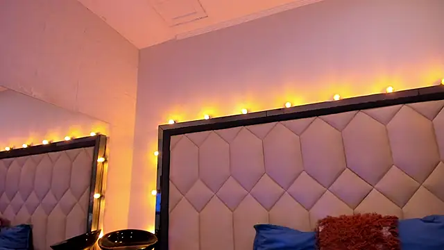 Scarletbigbug online show from November 6, 6:53 pm