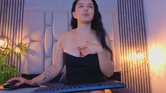 Snapshot of bryonycutee chatting on June 8, 12:38 pm bryonycutee online show from June 8, 12:38 pm