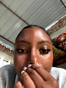 Snapshot of britanyxxs chatting on November 18, 2:43 pm britanyxxs online show from November 18, 2:43 pm