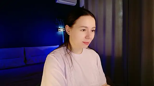 Snapshot of Di_na_Bell chatting on May 7, 5:46 am Di na Bell online show from May 7, 5:46 am
