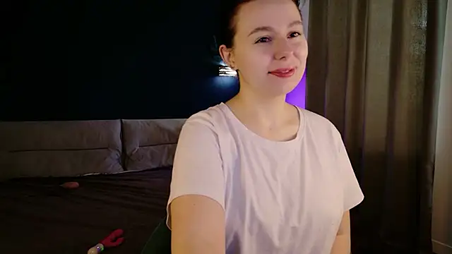 Snapshot of Di_na_Bell chatting on May 15, 5:58 am Di na Bell online show from May 15, 5:58 am