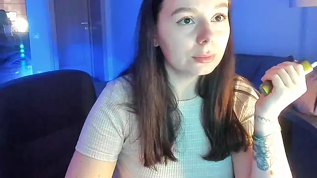 Snapshot of Di_na_Bell chatting on May 18, 5:46 am Di na Bell online show from May 18, 5:46 am