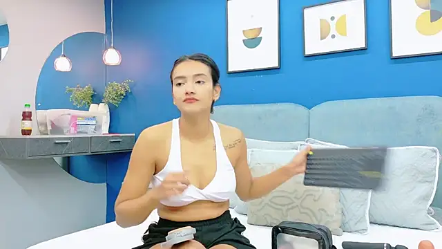 lixie peyton online show from December 5, 1:09 pm