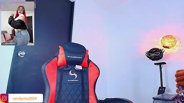 Snapshot of carolinhe_ chatting on November 7, 7:58 pm carolinhe online show from November 7, 7:58 pm