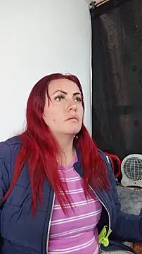 Snapshot of carolinhe_ chatting on November 15, 6:26 pm carolinhe online show from November 15, 6:26 pm