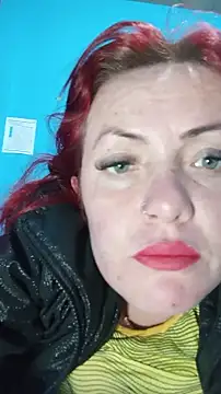 Snapshot of carolinhe_ chatting on December 3, 4:20 am carolinhe online show from December 3, 4:20 am