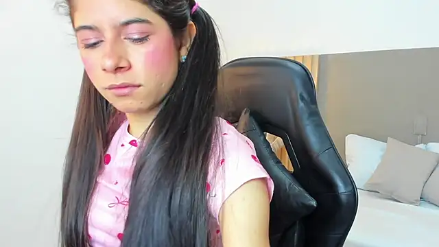 carlina 15 online show from October 31, 12:17 pm