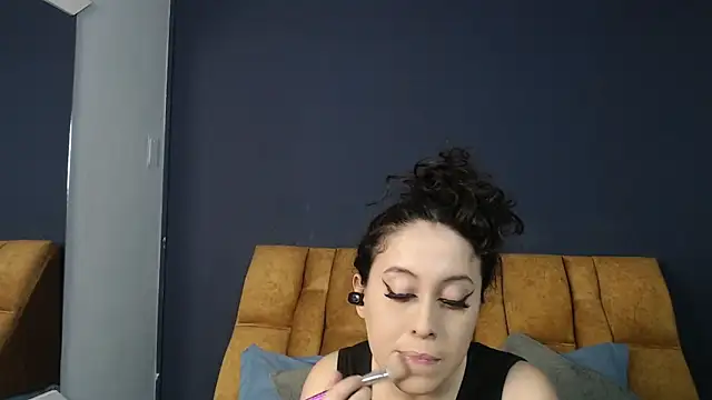 Snapshot of KendraaSimons chatting on May 19, 7:53 pm KendraaSimons online show from May 19, 7:53 pm
