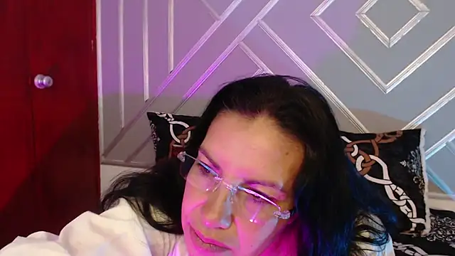 Snapshot of sashabluex chatting on October 12, 3:27 am sashabluex online show from October 12, 3:27 am