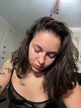babykalirose online show from May 20, 6:19 am
