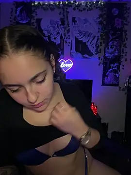 babykalirose online show from June 10, 3:39 am