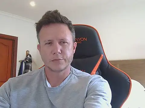 TroyDieselXXX online show from November 7, 9:09 am