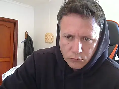 Snapshot of TroyDieselXXX chatting on July 7, 7:34 am TroyDieselXXX online show from July 7, 7:34 am