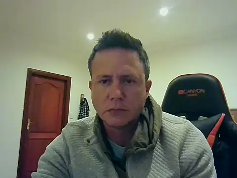 Snapshot of TroyDieselXXX chatting on July 29, 6:17 pm TroyDieselXXX online show from July 29, 6:17 pm