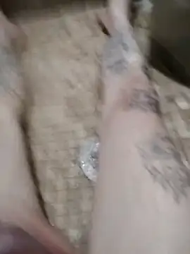 Snapshot of helldonk chatting on October 3, 1:02 am helldonk online show from October 3, 1:02 am